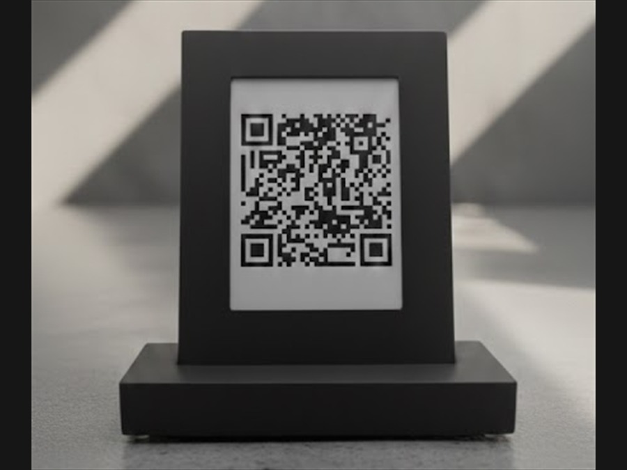ROOMCUBE — digitales Selfservice-System mit E-Ink Display und QR-Code